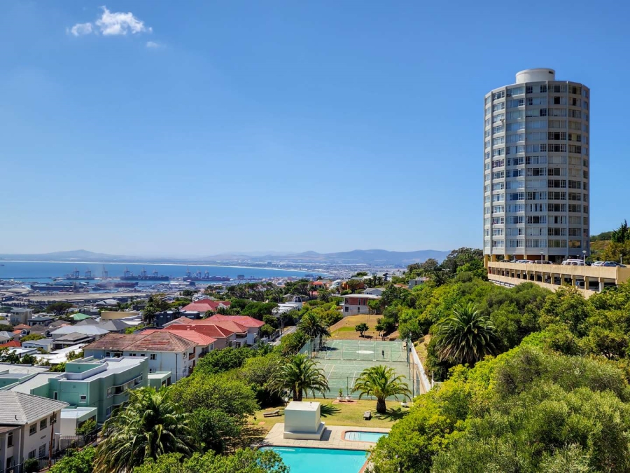 1 Bedroom Property for Sale in Vredehoek Western Cape